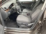 Volkswagen Passat (2014) 2.0 TDi 4x4, Comfortline - náhled 9