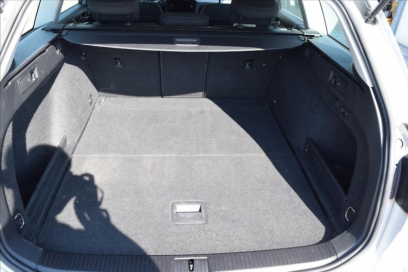 Volkswagen Passat 2,0 TDI 110KW LED MATRIX DSG - fotka 24 z 49