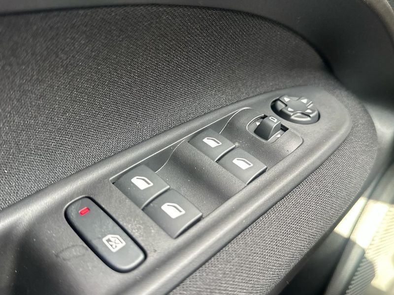Fiat 600 (2026) Icon 1.2Turbo Hybrid 145k - fotka 17 z 21