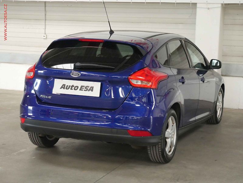 Ford Focus (2015) 1.5 TDCi, Navi, AC, park - fotka 6 z 23
