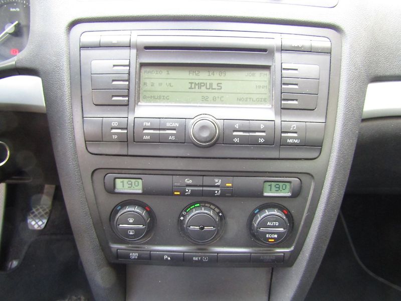 Škoda Octavia (2007) 1.9 TDI 77kW MOTOR BXE BEZ DPF - fotka 32 z 34