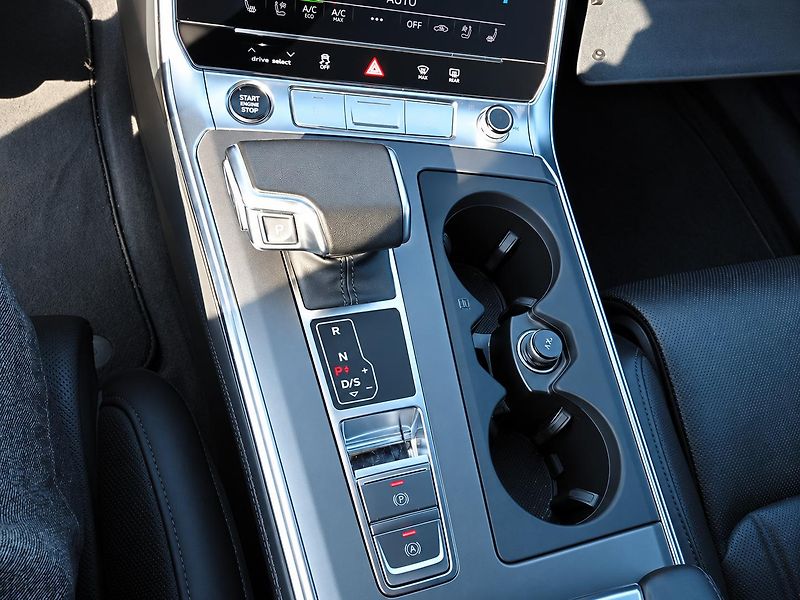 Audi A6 Allroad (2023) 55TDI,LED,PANO,MASÁŽ,DIESEL - fotka 10 z 16
