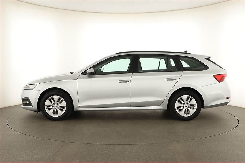 Škoda Octavia (2022) Ambition 2.0 TDI, ČR,1.maj - fotka 3 z 13