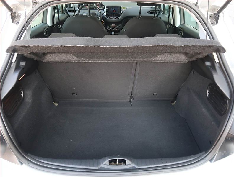 Peugeot 208 (2017) 1.2 PureTech, Tempomat - fotka 13 z 16
