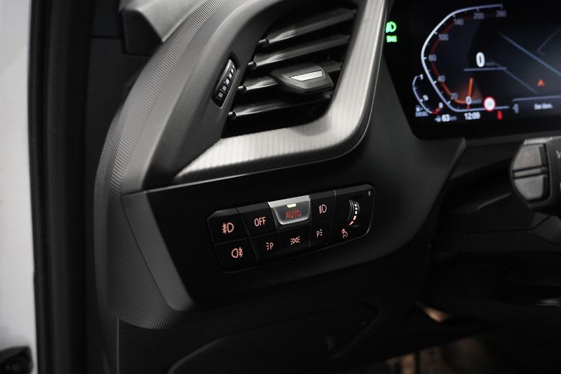 BMW Řada 1 120D 2,0 XDRIVE M-SPORT AUT. - fotka 14 z 25