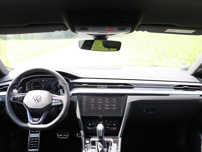 Volkswagen Arteon 2,0 TSI R 235kW 4Motion DSG DP - fotka 32 z 41
