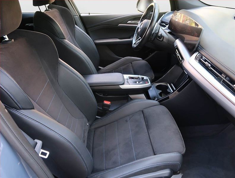 BMW Řada 2 (2023) M Sport 223i xDrive Active T - fotka 9 z 24