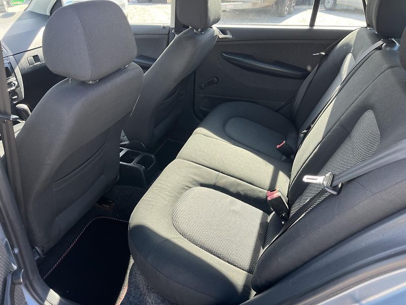 Škoda Fabia (2005) 1.9SDi 47kw Klima - fotka 13 z 20