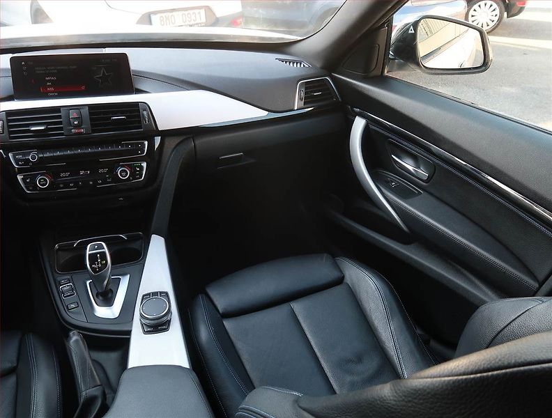 BMW Řada 3 (2020) M Sport 320d xDrive GT, 4X4 - fotka 8 z 21