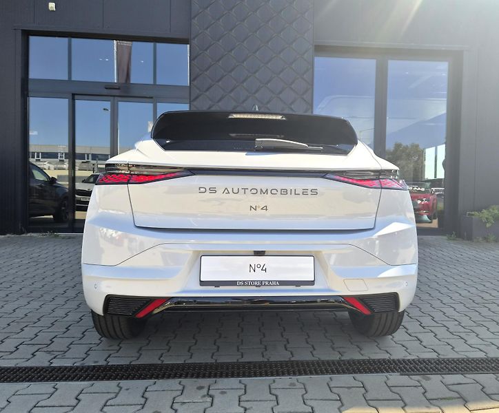 DS Automobiles DS N°4 (2026) N°4  PERFORMANCE LINE HYBRID   - fotka 16 z 27