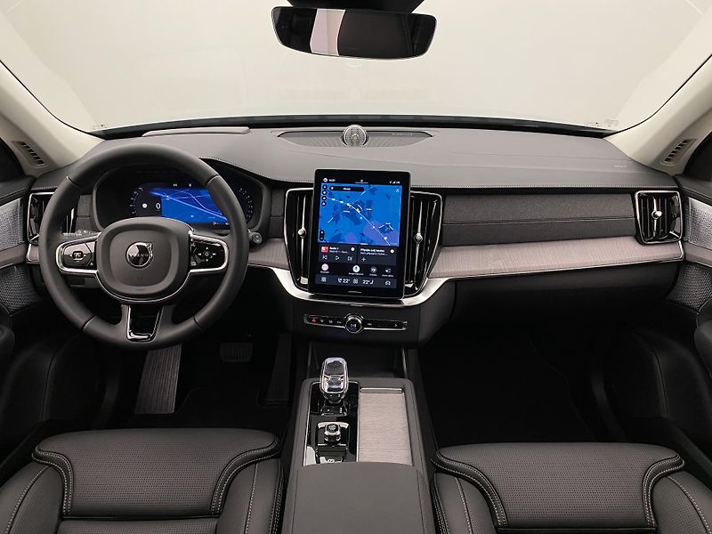 Volvo XC90 (2026) B5 AWD AUT DARK PLUS 7míst - fotka 2 z 69