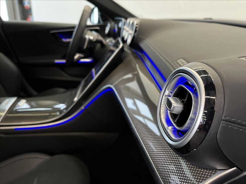 Mercedes-Benz Třídy C 300 de 4MATIC s hybridní techn - fotka 17 z 23