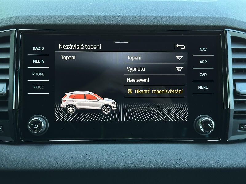 Škoda Karoq 2.0TDi 4x4 DSG 150PS Sportline - fotka 36 z 49