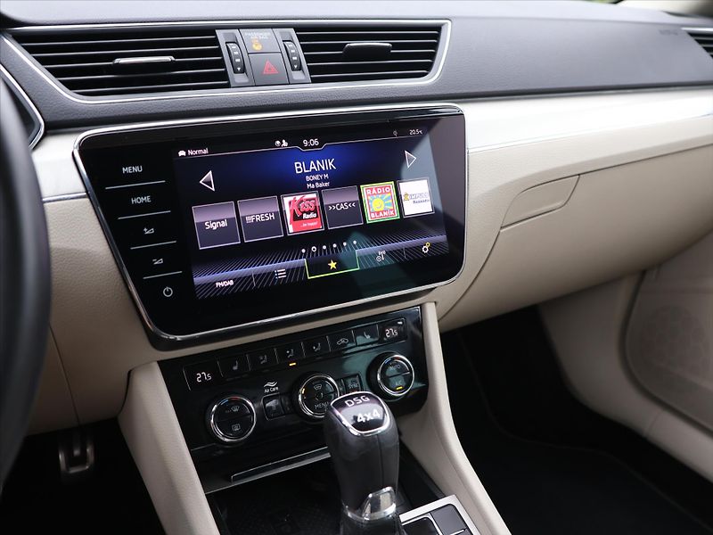 Škoda Superb 2,0 TSI 206kW DSG 4x4 CZ L&K - fotka 19 z 29