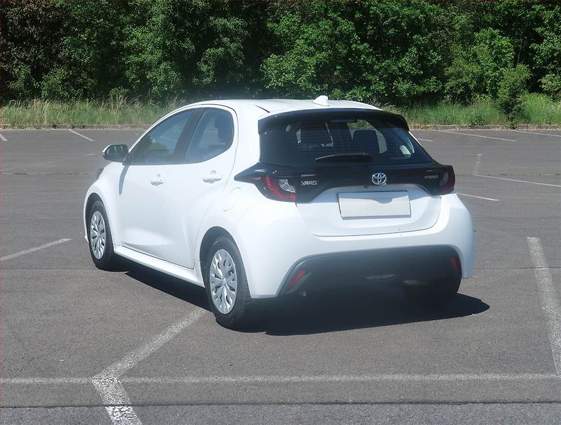 Toyota Yaris (2022) 1.5 VVT-i Hybrid - fotka 4 z 15