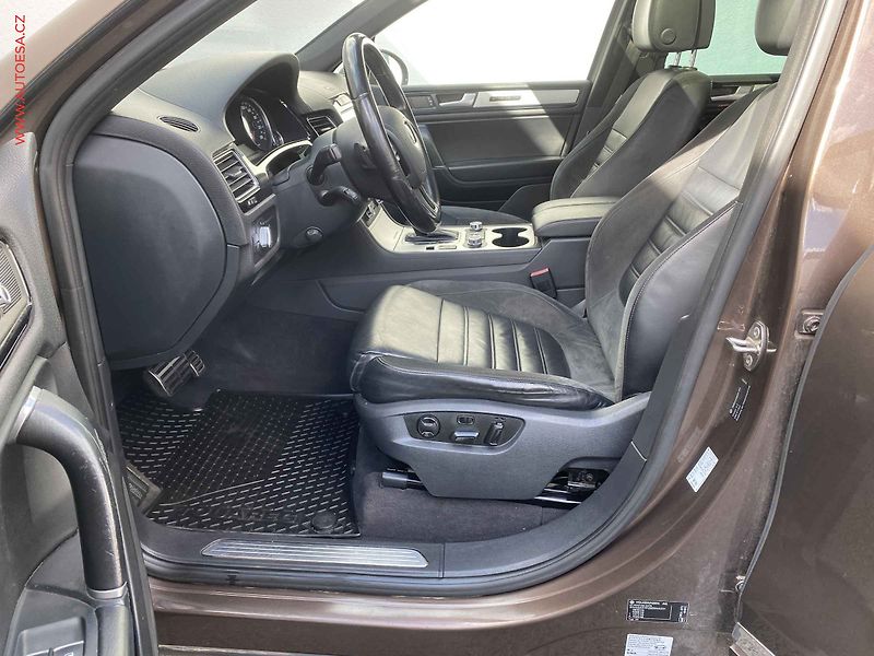 Volkswagen Touareg (2014) 3.0TDi 4x4, DSG, bixen - fotka 9 z 22