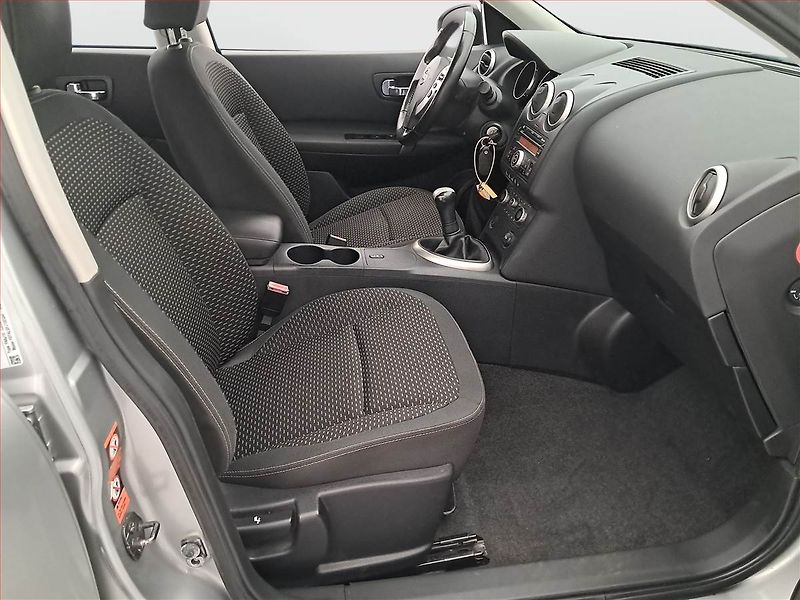 Nissan Qashqai (2009) 1.6, Tempomat - fotka 9 z 16
