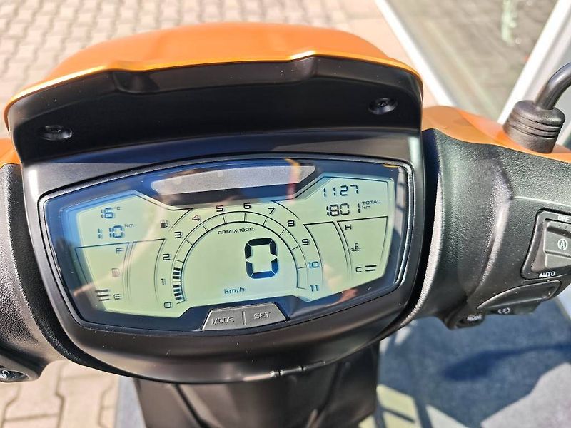 Piaggio Medley 125 (2025) najeto 1.801 Km - fotka 19 z 19