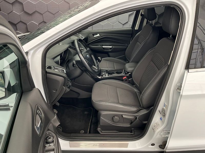 Ford Kuga 2.0 TDCi Titanium Cebia - fotka 26 z 50