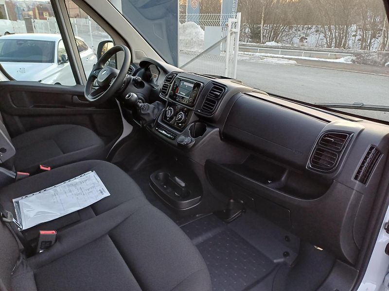 Peugeot Boxer (2026) Furgon 4350 L4H2 BlueHDi 140k  - fotka 9 z 23