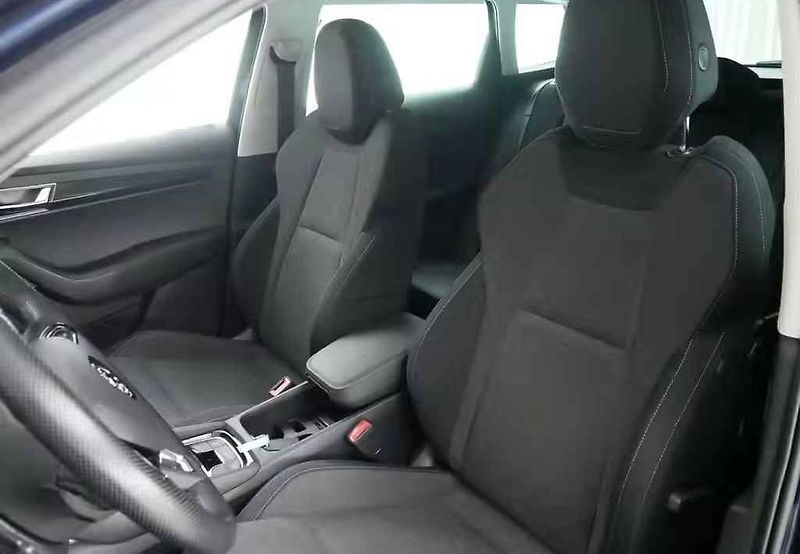 Škoda Karoq (2019) 2.0TDi, DSG, 4x4, el.tažné - fotka 21 z 24