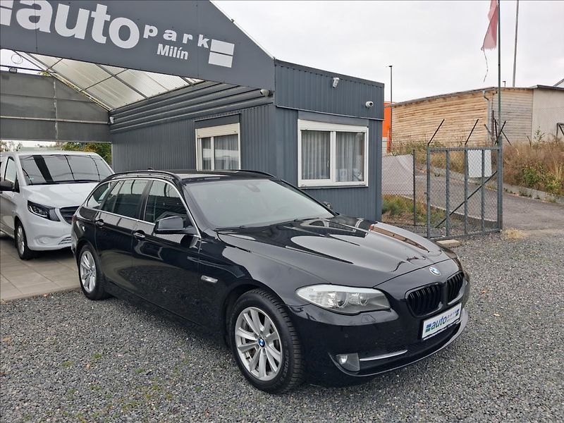 BMW Řada 5 2,0 525D, 160 kw - fotka 1 z 16