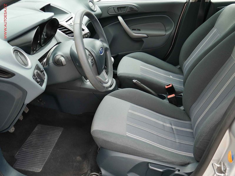 Ford Fiesta (2008) 1.4i, servis.kniha, AC - fotka 9 z 16