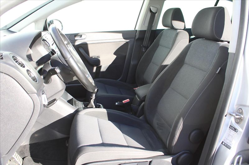 Volkswagen Golf Plus 2.0TDI 103kW SERV.KNIHA - fotka 10 z 22