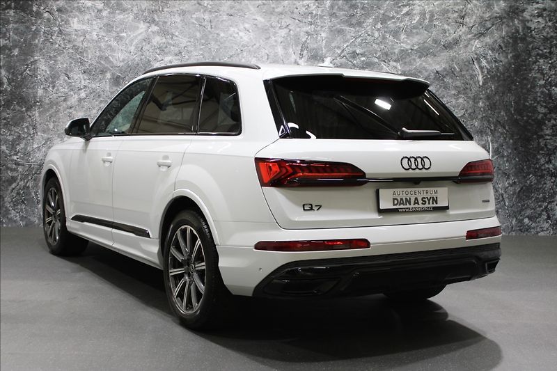 Audi Q7 3,0 TDI quattro  S line - fotka 3 z 37