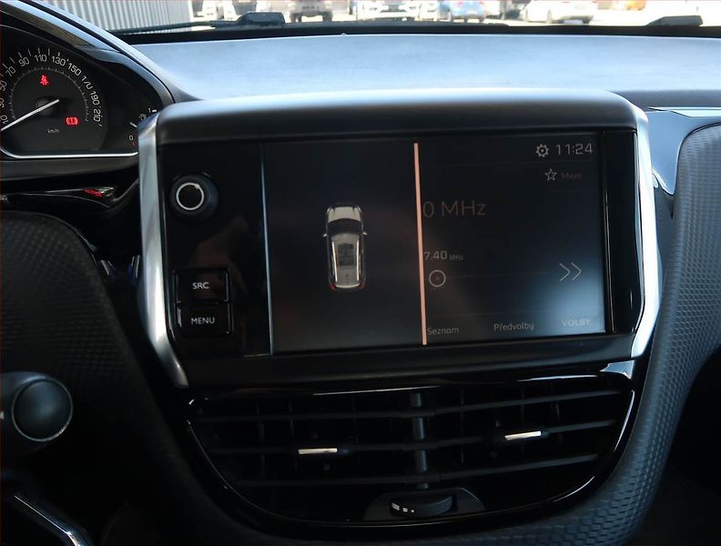 Peugeot 2008 (2018) Active 1.2 PureTech - fotka 21 z 21