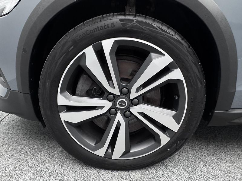 Volvo V60 CC MOMENTUM PRO AUT - fotka 48 z 48