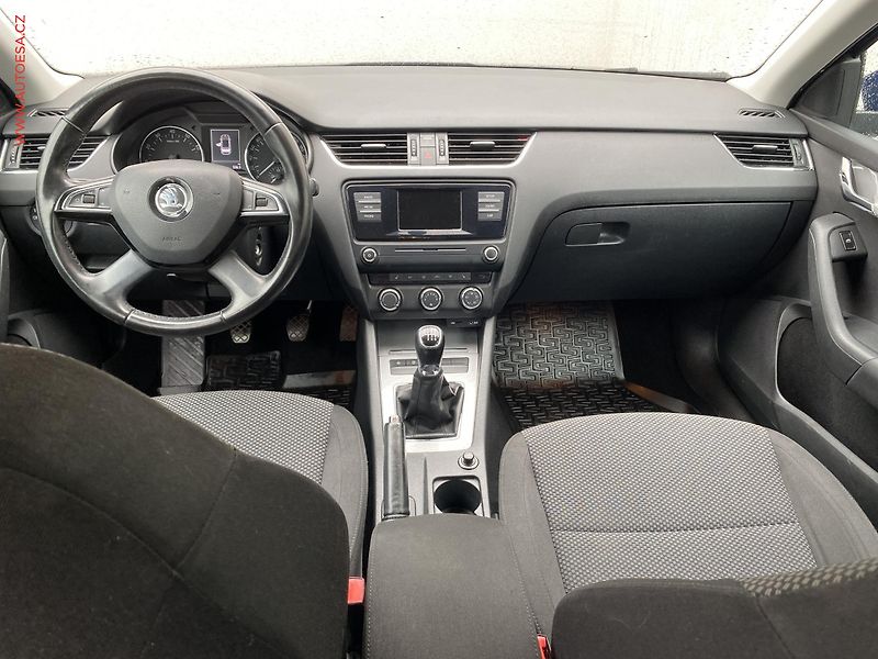 Škoda Octavia (2014) 1.4 TSi, ČR, AC, tempo, park - fotka 8 z 17