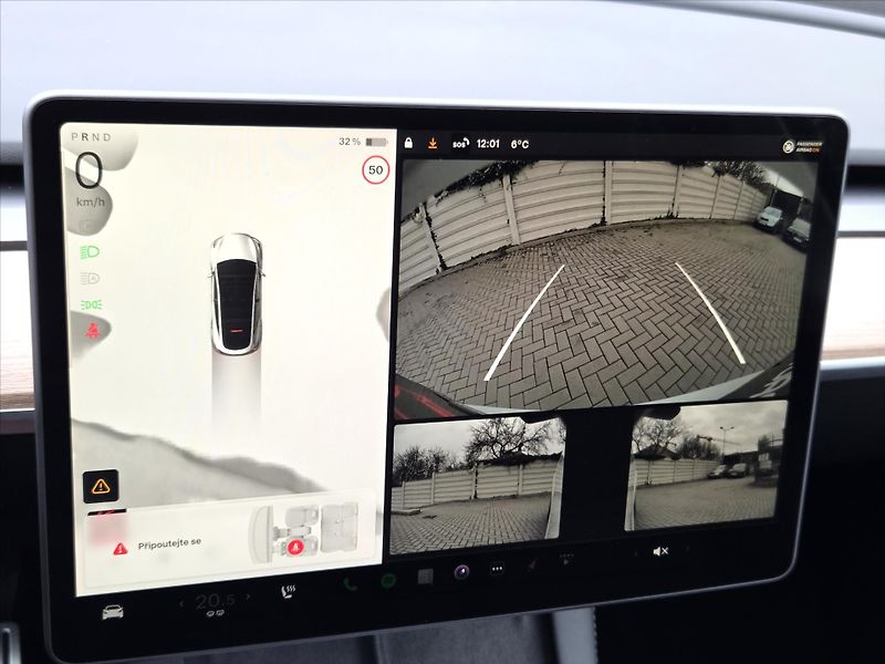 Tesla Model Y Performance 393kW Tov.Zár. 1.m - fotka 16 z 19