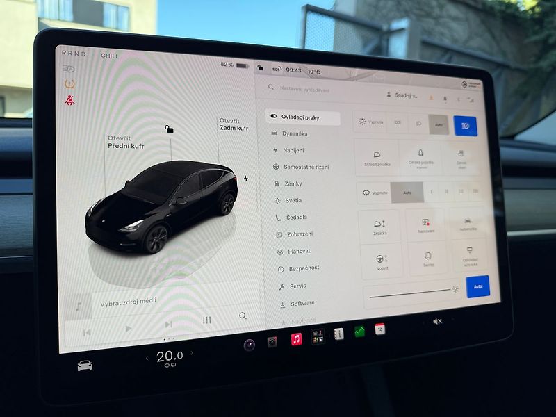 Tesla Model Y Standart Range LFP - fotka 18 z 40