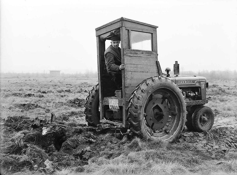 Traktor Farmall H se po skončení II. světové války obejvil v rámci pomoci UNRRA také v někdejším Československu.