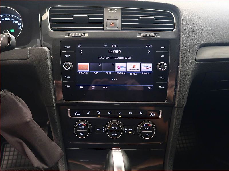 Volkswagen Golf (2018) 1.6 TDI, Automat, Navi, Xenony - fotka 12 z 18