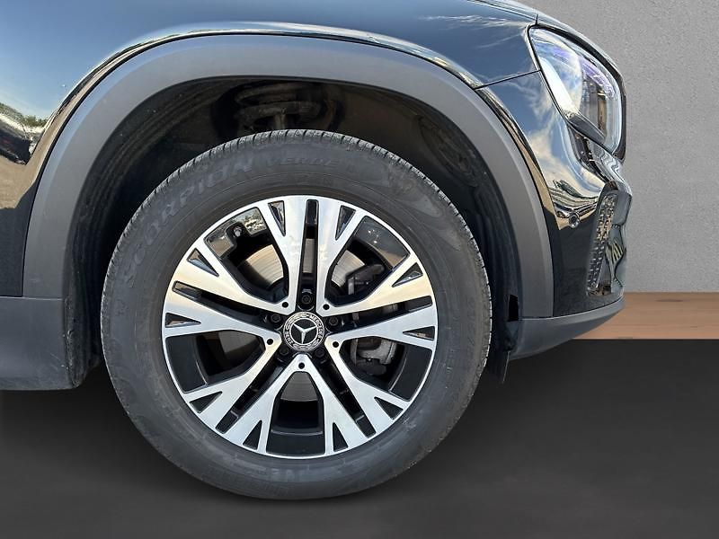 Mercedes-Benz GLB 200 d 4MATIC - fotka 9 z 18