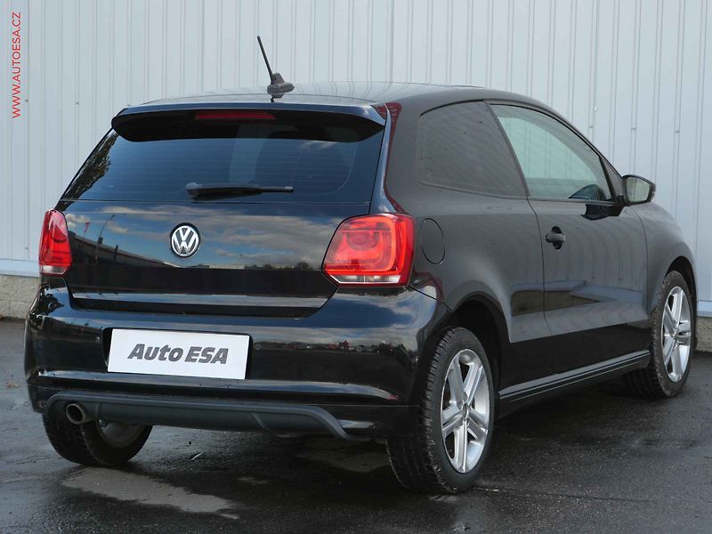 Volkswagen Polo (2012) 1.6 TDi, R-Line - fotka 4 z 21
