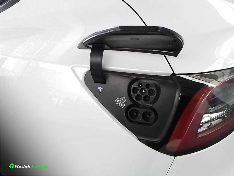 Tesla Model Y (2023) Berlín | LFP | Tažné 1600kg - fotka 9 z 11