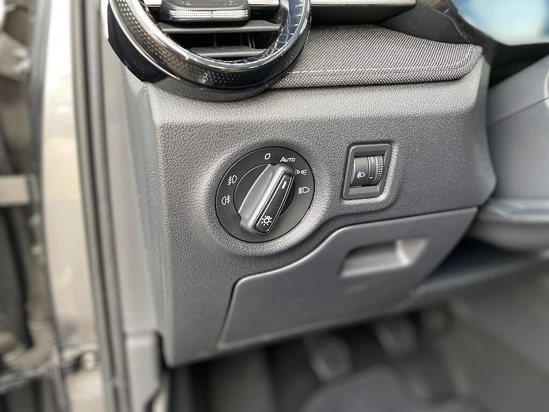 Škoda Fabia 1,0 TSI 85 kW Selection - fotka 12 z 26