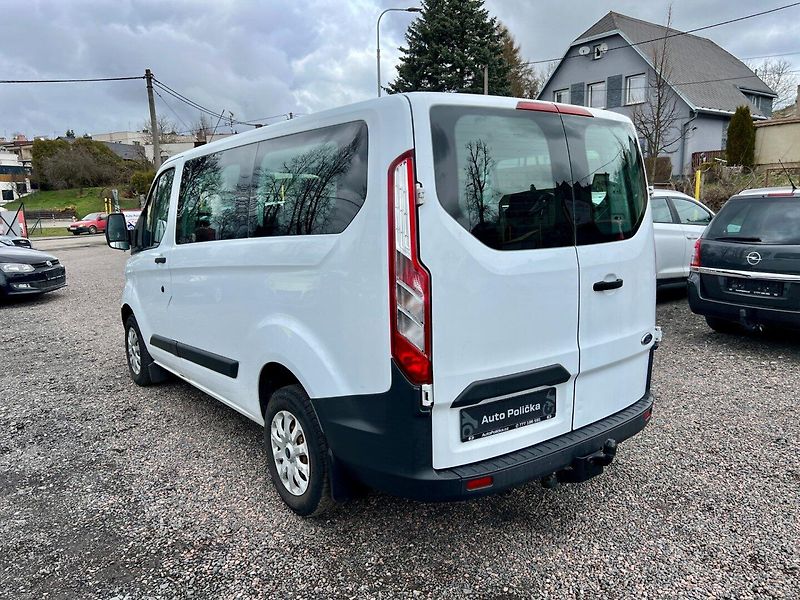 Ford Transit Custom (2018) 2.0 TDCi 77 kW L1 9 míst - fotka 2 z 3