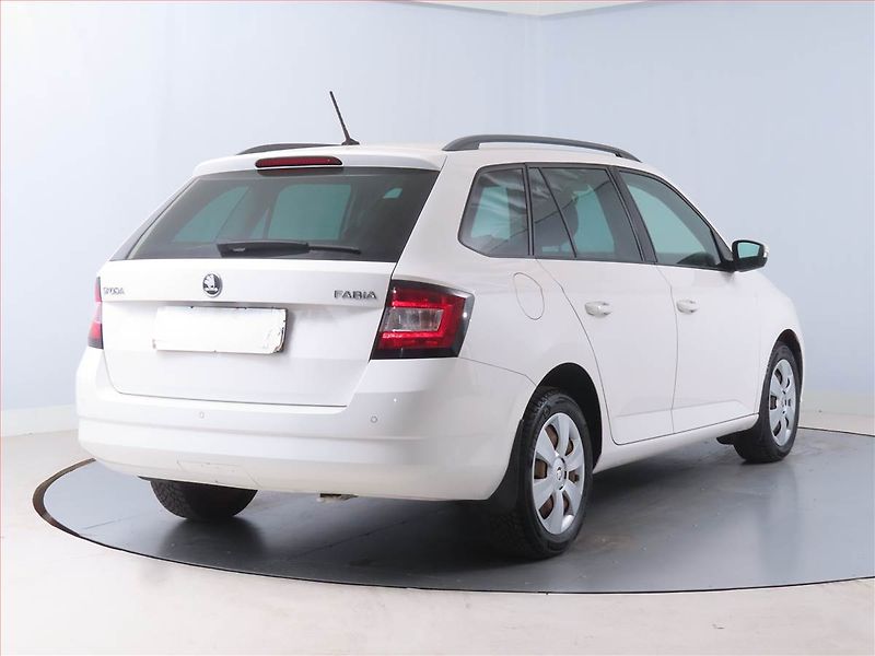 Škoda Fabia (2018) Ambition 1.0 TSI, ČR,1.maj - fotka 5 z 12