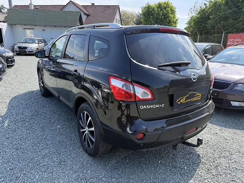Nissan Qashqai 1.6 DCI 4x4 7 MÍST - fotka 4 z 13
