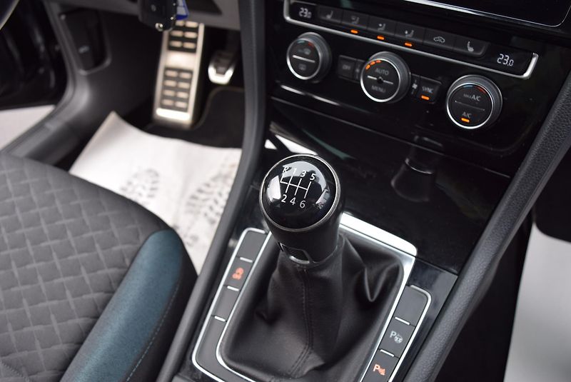 Volkswagen Golf (2019) 1.5TSI 96kw IQ.DRIVE NAVI ACC  - fotka 40 z 50