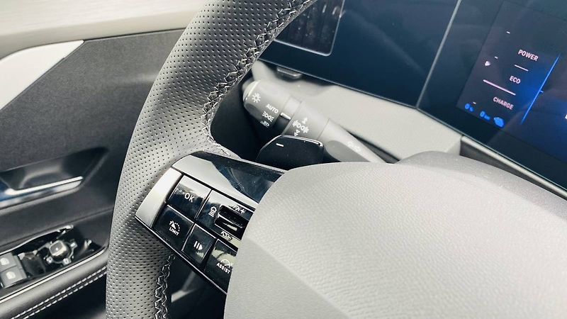 Opel Astra Elegance HB 1.6 PHEV 132kW/180 - fotka 8 z 29
