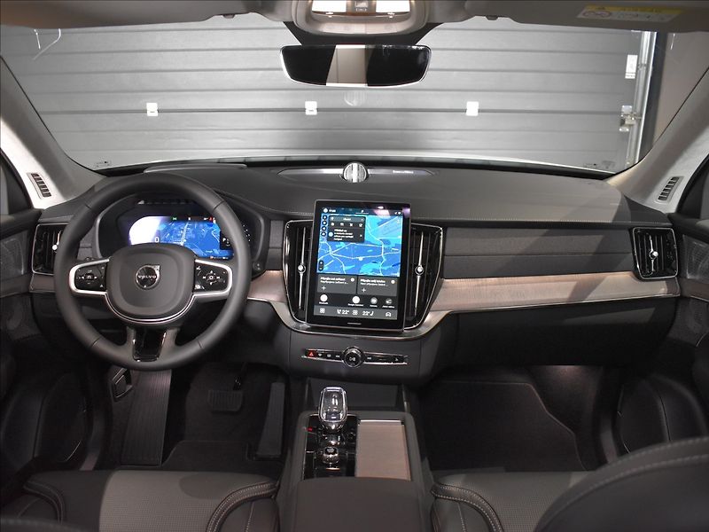 Volvo XC90 (2026) 2,0 B5  Ultra Bright - fotka 29 z 46