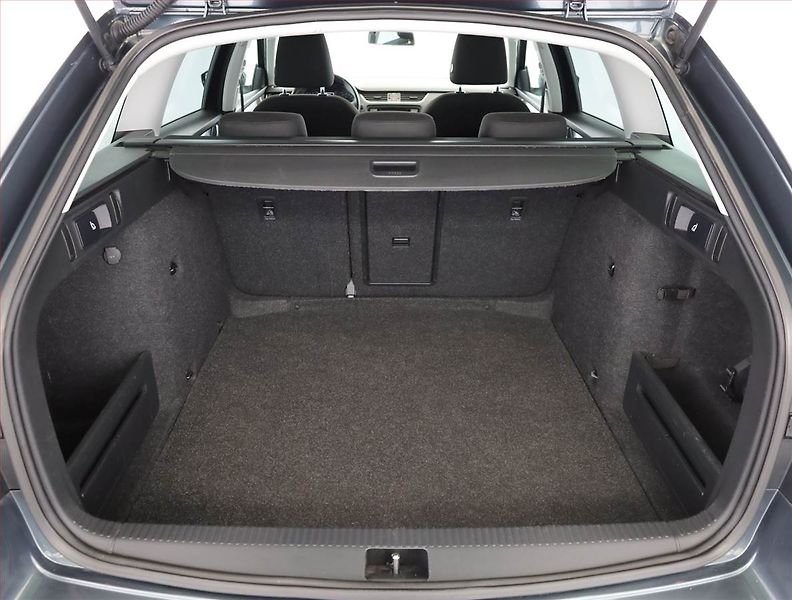 Škoda Octavia (2016) Style 1.6 TDI, Serv.kniha - fotka 17 z 18