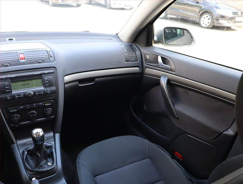 Škoda Octavia (2007) 2.0 TDI, Eko.zaplacen - fotka 8 z 16