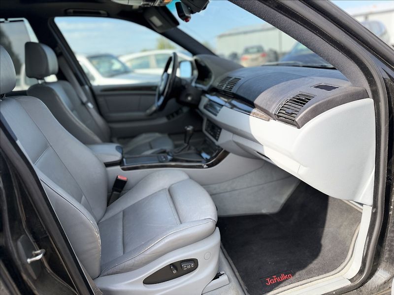 BMW X5 3,0 i 4X4 A/T 170kW - fotka 26 z 28
