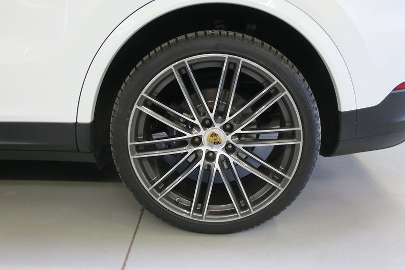Porsche Cayenne (2019) Coupe 3.0 V6 Tiptronic Vzduch - fotka 8 z 42